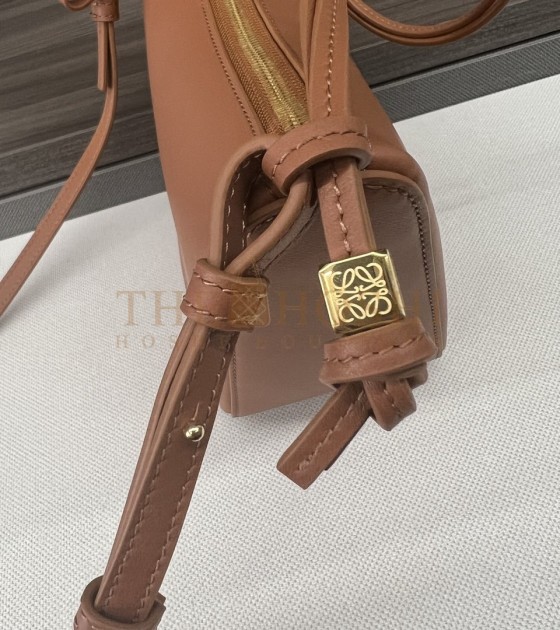 L0ew* Mini Hammock Hobo Bag Calfskin Leather Caramel Size 28×17×9.5cm Master Quality