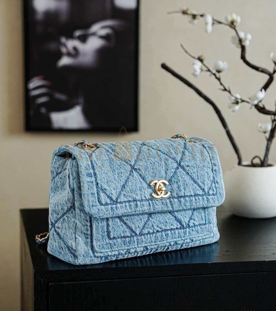 Ch**el Classic Flap Bag Maxi Denim Blue Size 35*10*24CM AS5734