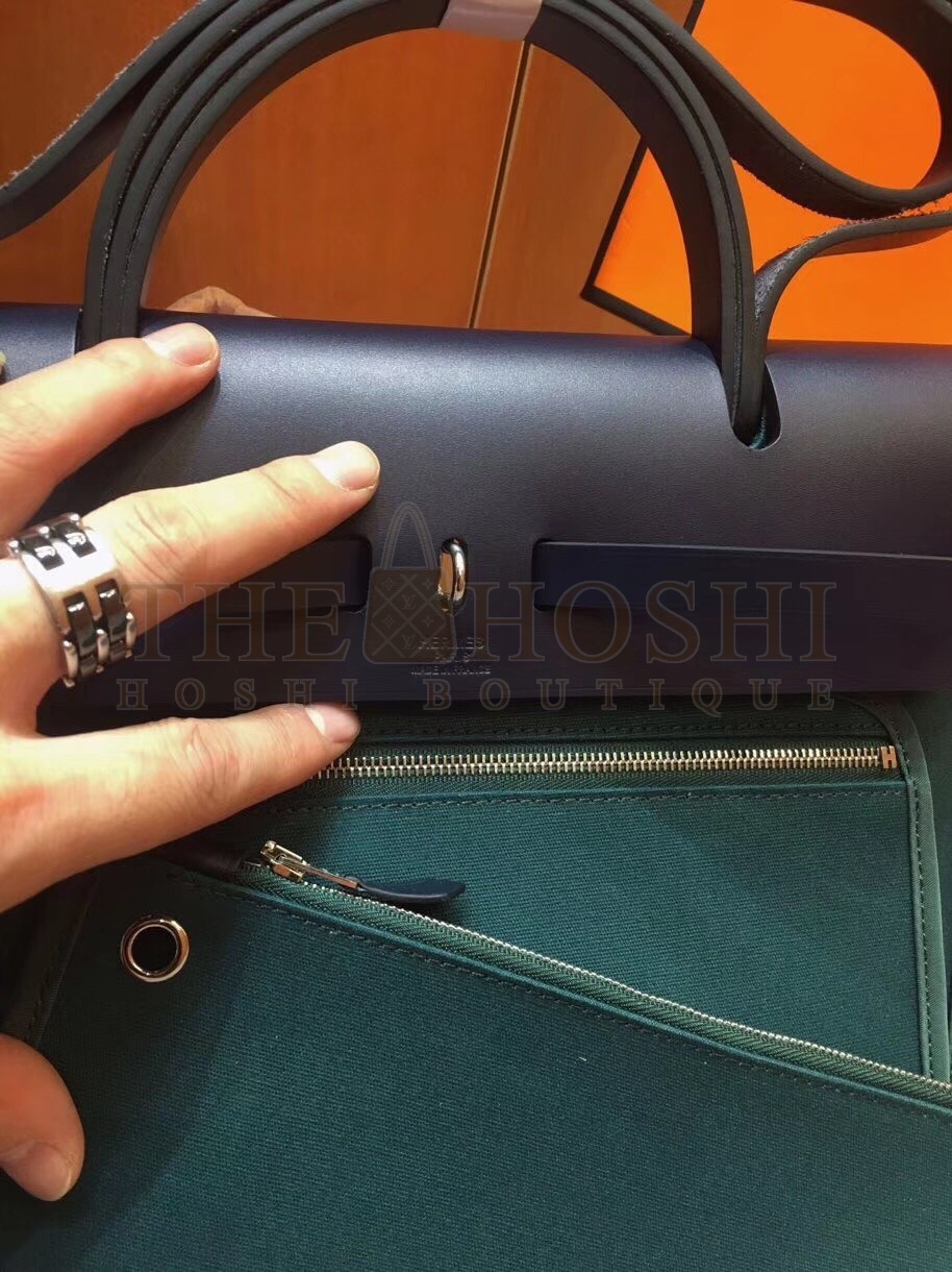H**me5 Herbag Zip 31cm Bag In Navy And Green Master Quality