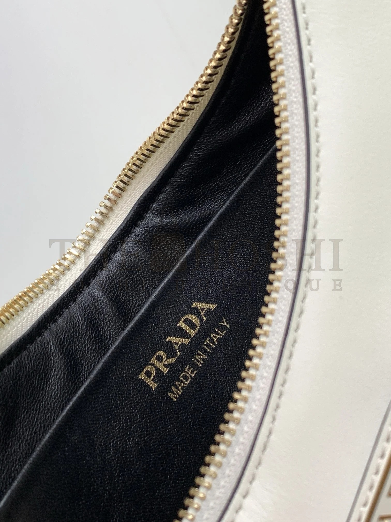 Pra*a Shoulder Bag in Woven Straw and White Leather Master Quality
