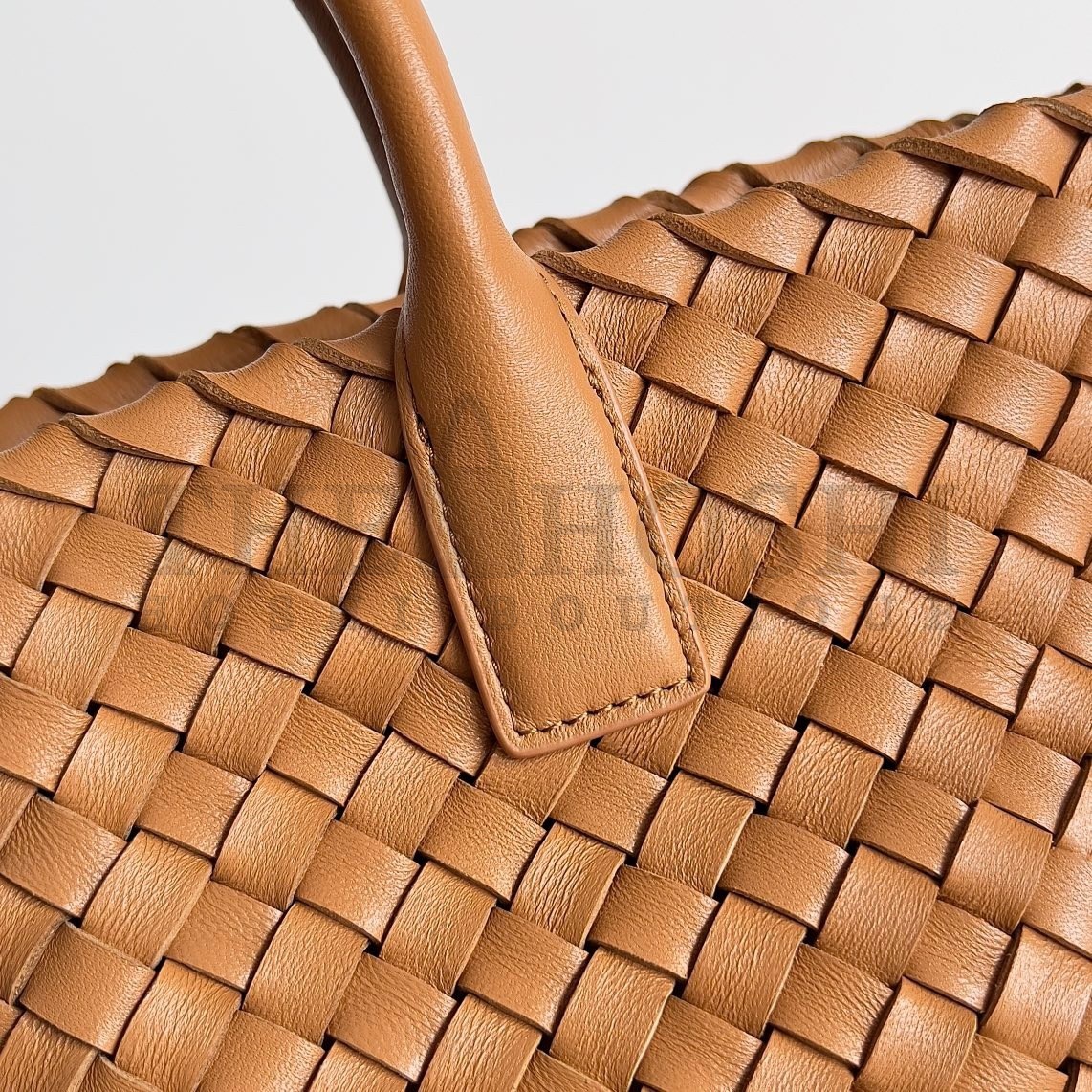 B0tt*ga Ven*ta Cabat Mini Bag In Caramel Intrecciato Lambskin Master Quality