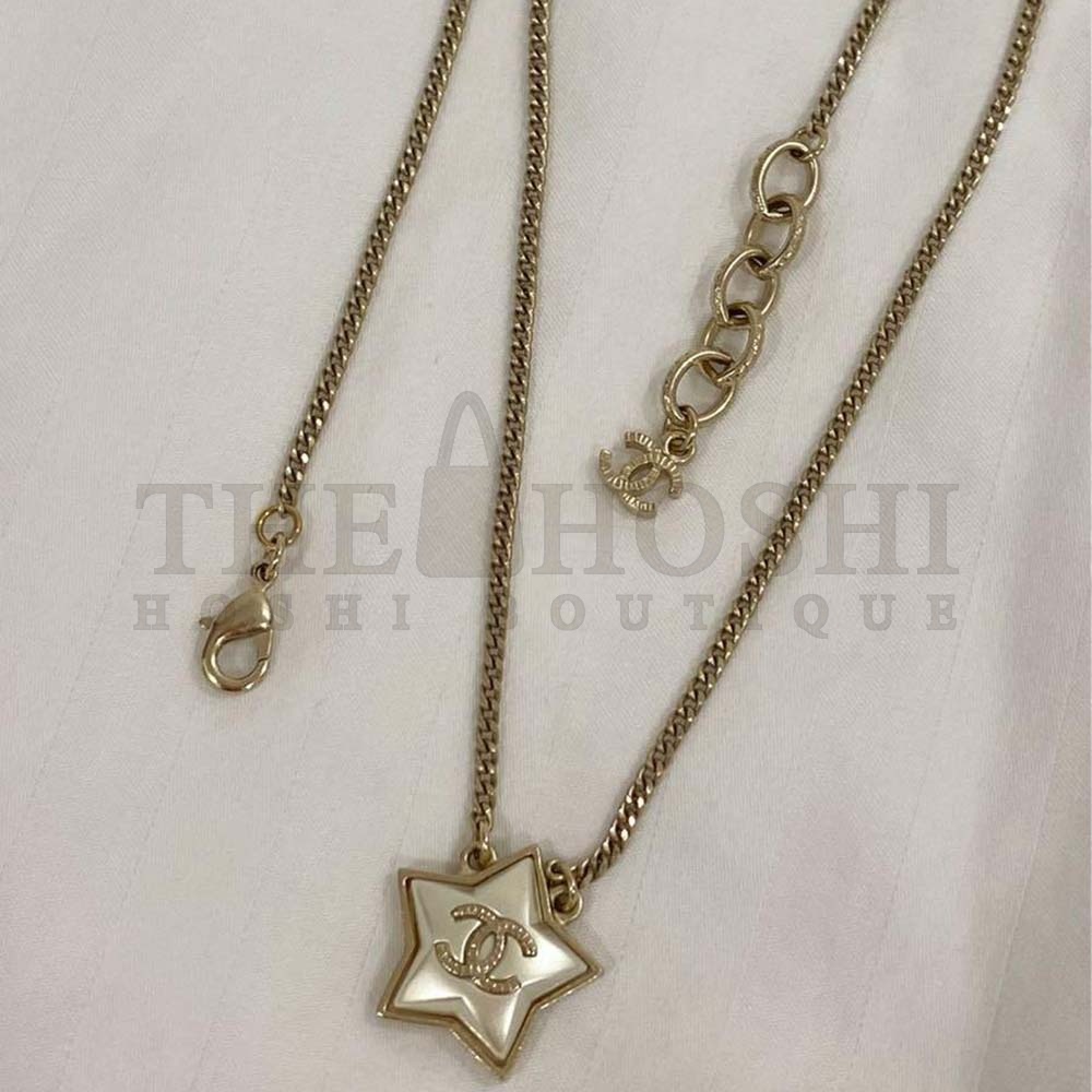Ch**el Women CC Necklace Gold Tone Metal Master Quality