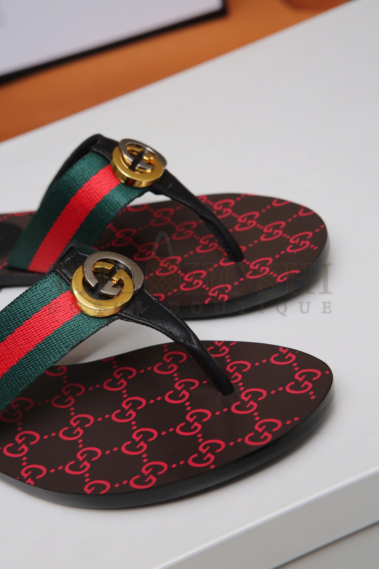 Gvc*1  Herren-Zehensandale mit Web slipper sandals Master Quality