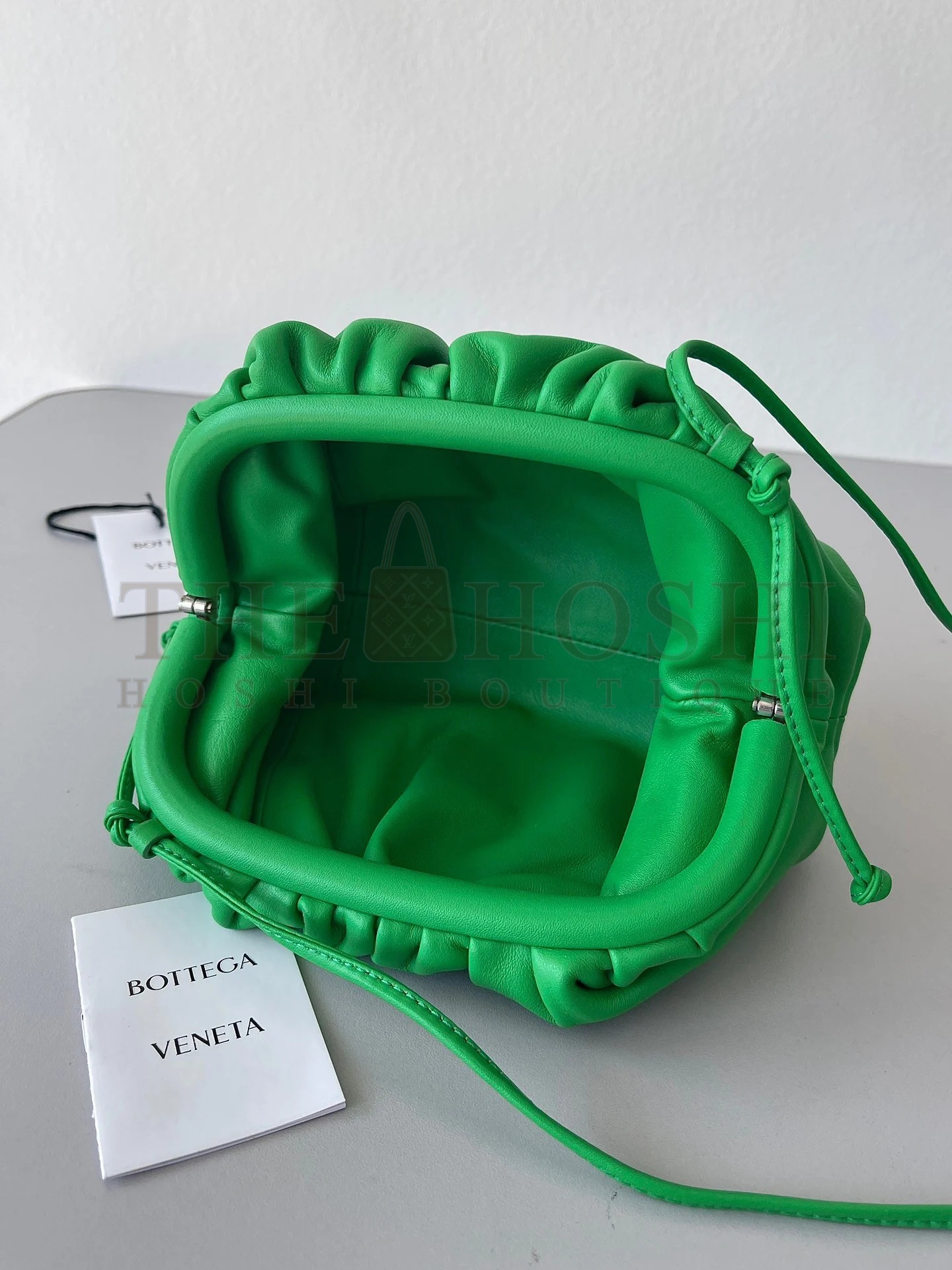 B0tt*ga Ven*ta Mini Pouch with Strap in Parakeet Calfskin Master Quality