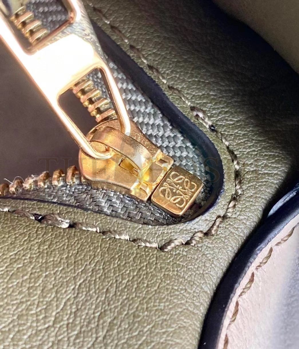 L0ew* Puzzle Mini Bag In Green/Oat Calfskin Master Quality