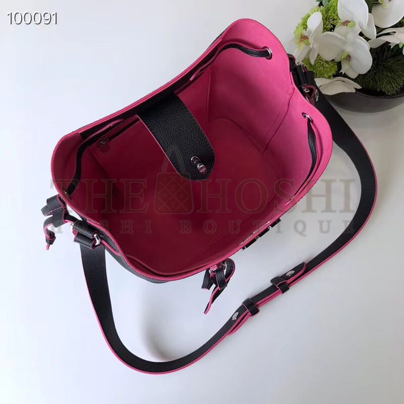 L0vis Vvtt0n LV Women Lockme Bucket Bag in Calfskin Lether-Black Master Quality