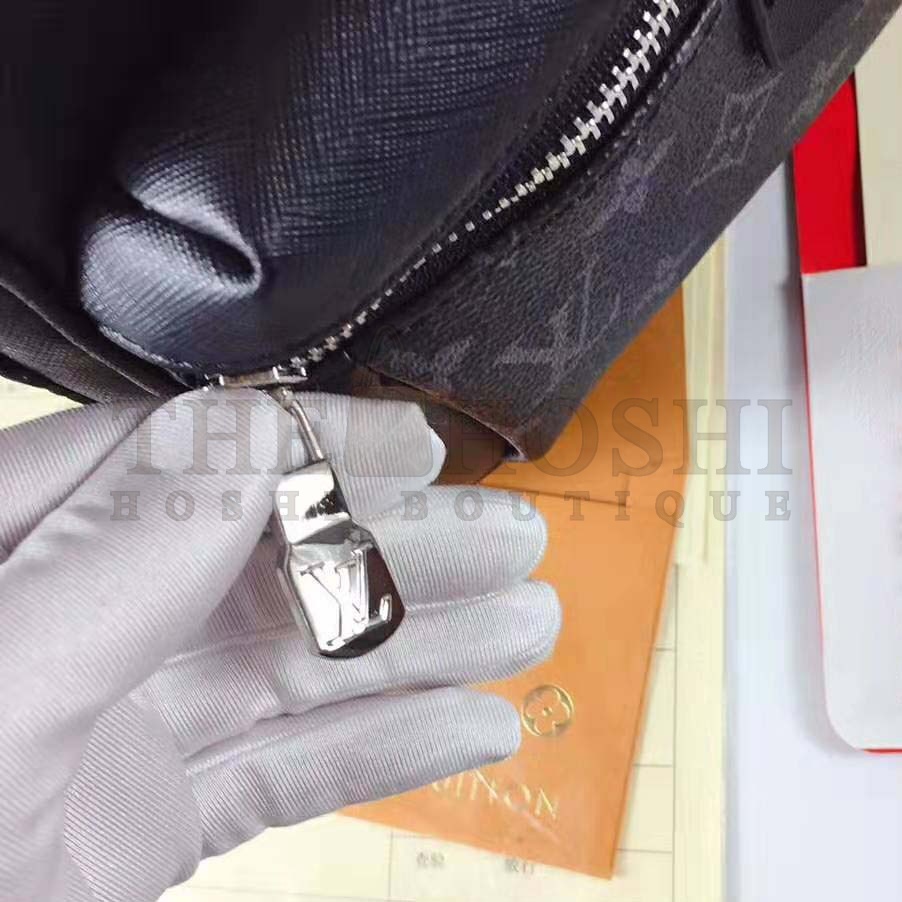 L0vis Vvtt0n LV Men Outdoor Messenger Bag in Taïga Leather with Monogram Canvas-Black Master Quality