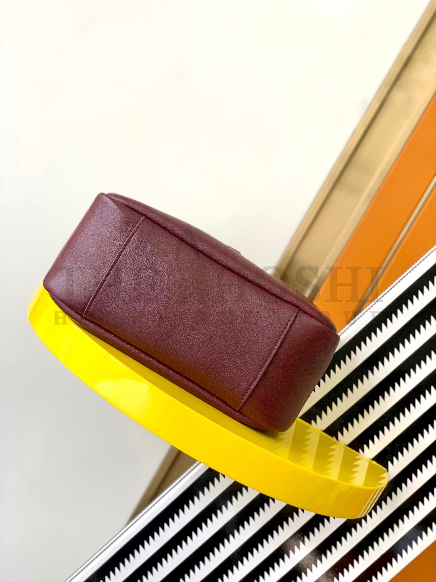 Sa1nt Lau*nt Le 5 A 7 Soft Small Shoulder Bag in Bordeaux Leather Master Quality