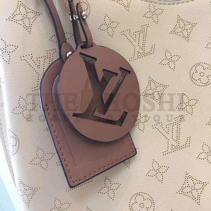 L0vis Vvtt0n LV Women Carmel Hobo Bag Crème Beige Mahina Perforated Calf Leather Master Quality