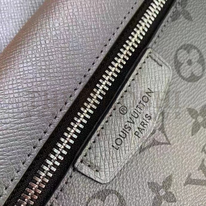 L0vis Vvtt0n LV Men Outdoor Messenger Bag Gunmetal Gray Monogram Coated Canvas Master Quality