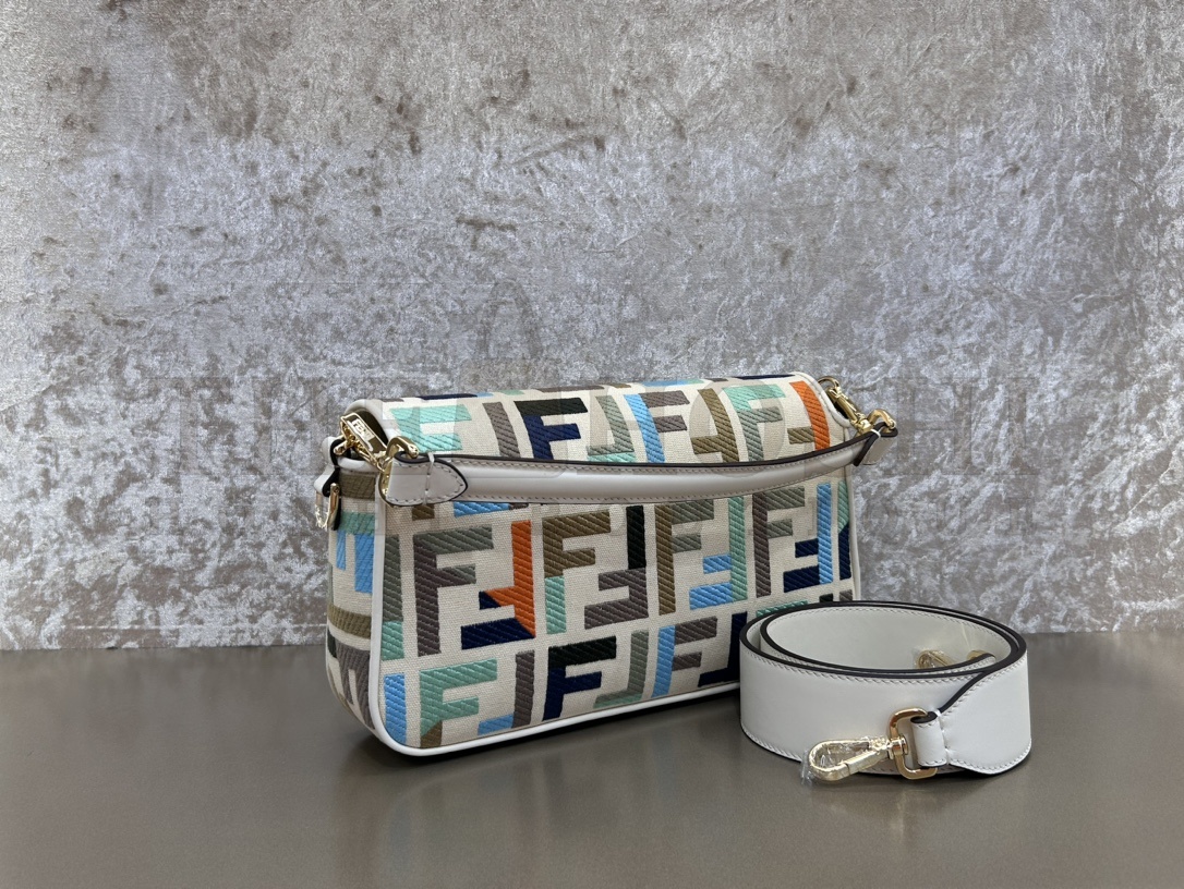 F**di Baguette bag 26x13x6cm Master Quality