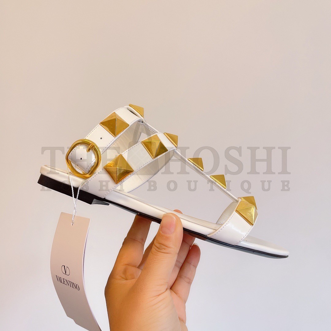 Va1e*ntin0 Roman Stud Flat Sandals In White Calfskin Master Quality