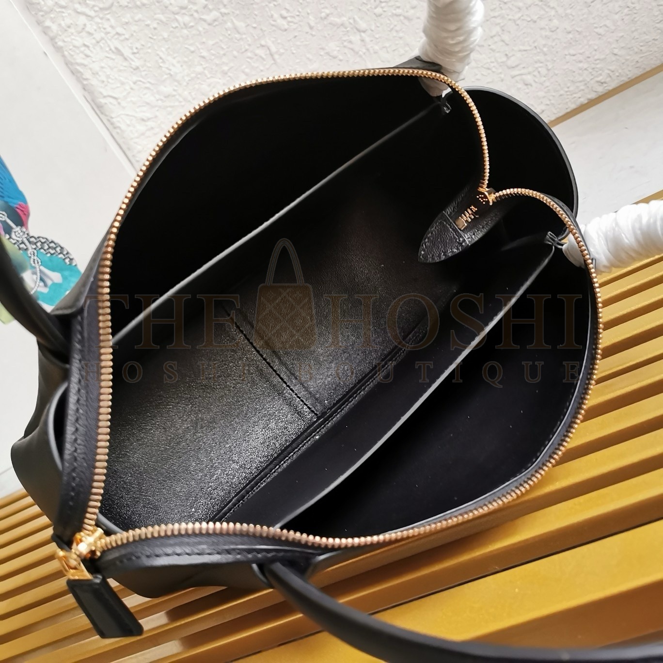 Pra*a Shoulder Bag in Black Calfskin with Triangle Logo Master Quality