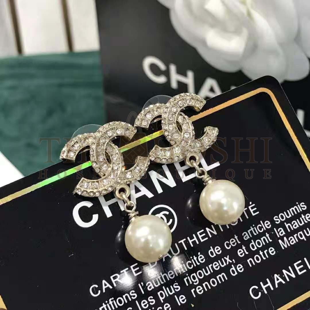 Ch**el Women Earrings in Metal Glass Pearls Resin & Diamantés-White Master Quality