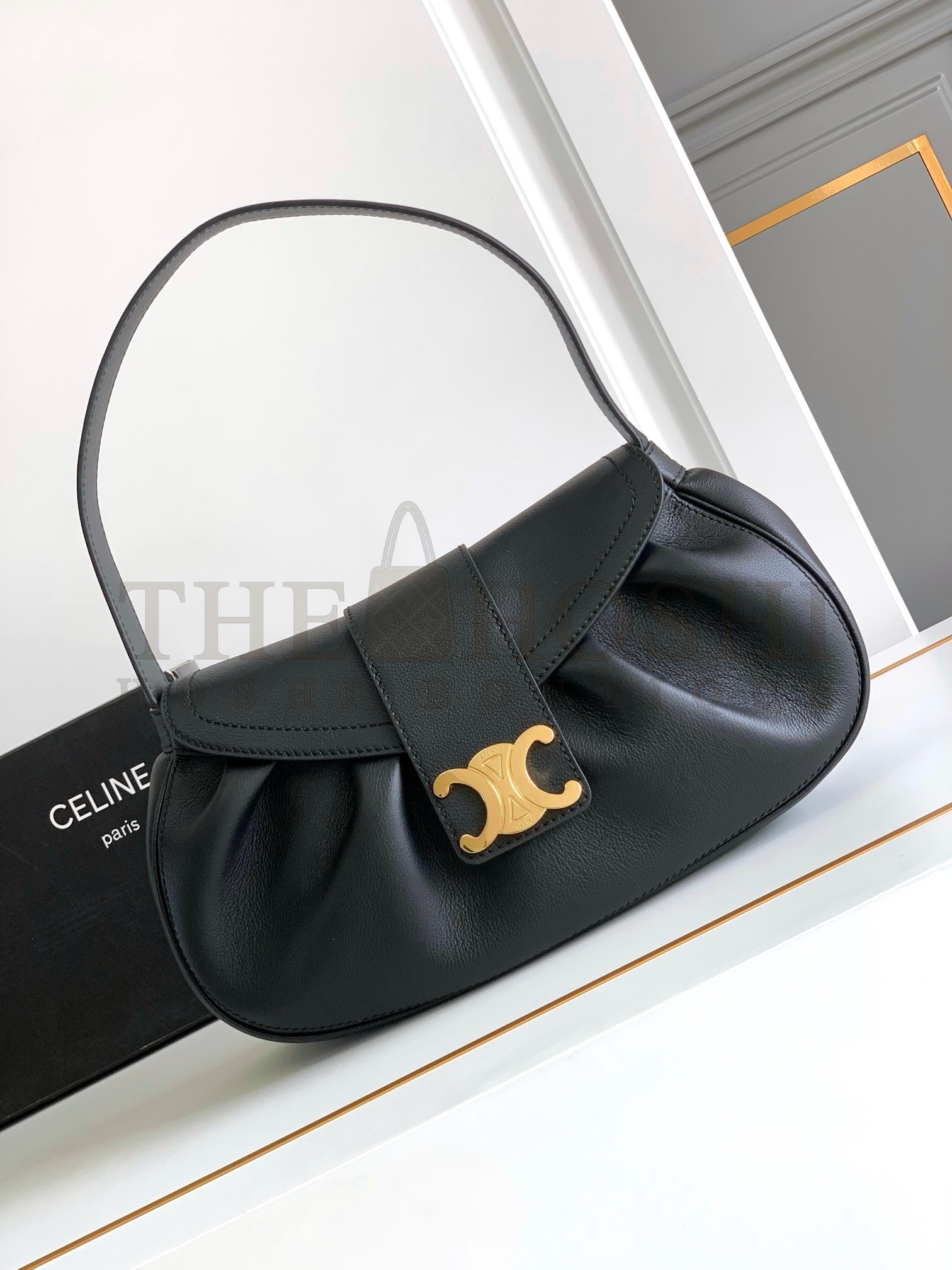 Ce1i*e Medium Polly Shoulder Bag in Black Calfskin Master Quality
