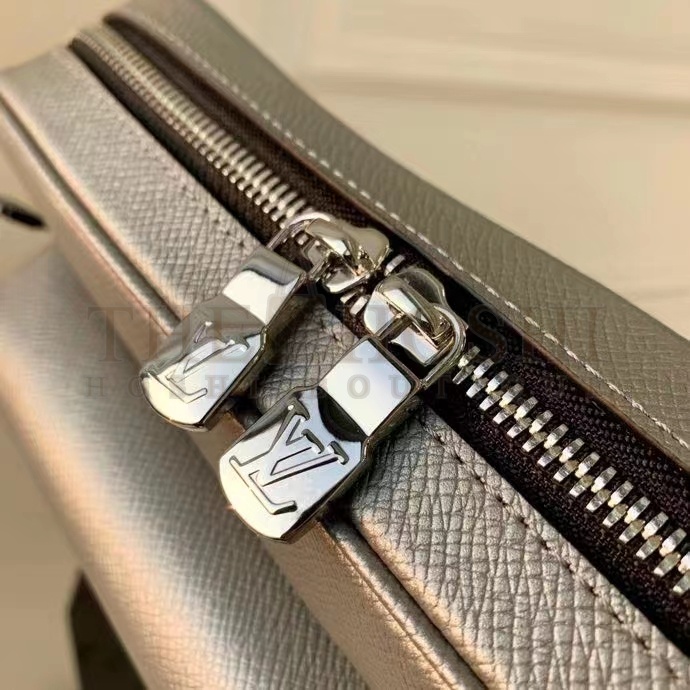 L0vis Vvtt0n LV Men Outdoor Messenger Bag Gunmetal Gray Monogram Coated Canvas Master Quality