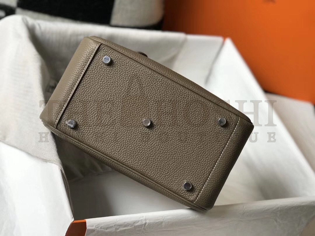 H**me5 Lindy 26cm Bag In Taupe Grey Clemence With PHW Master Quality