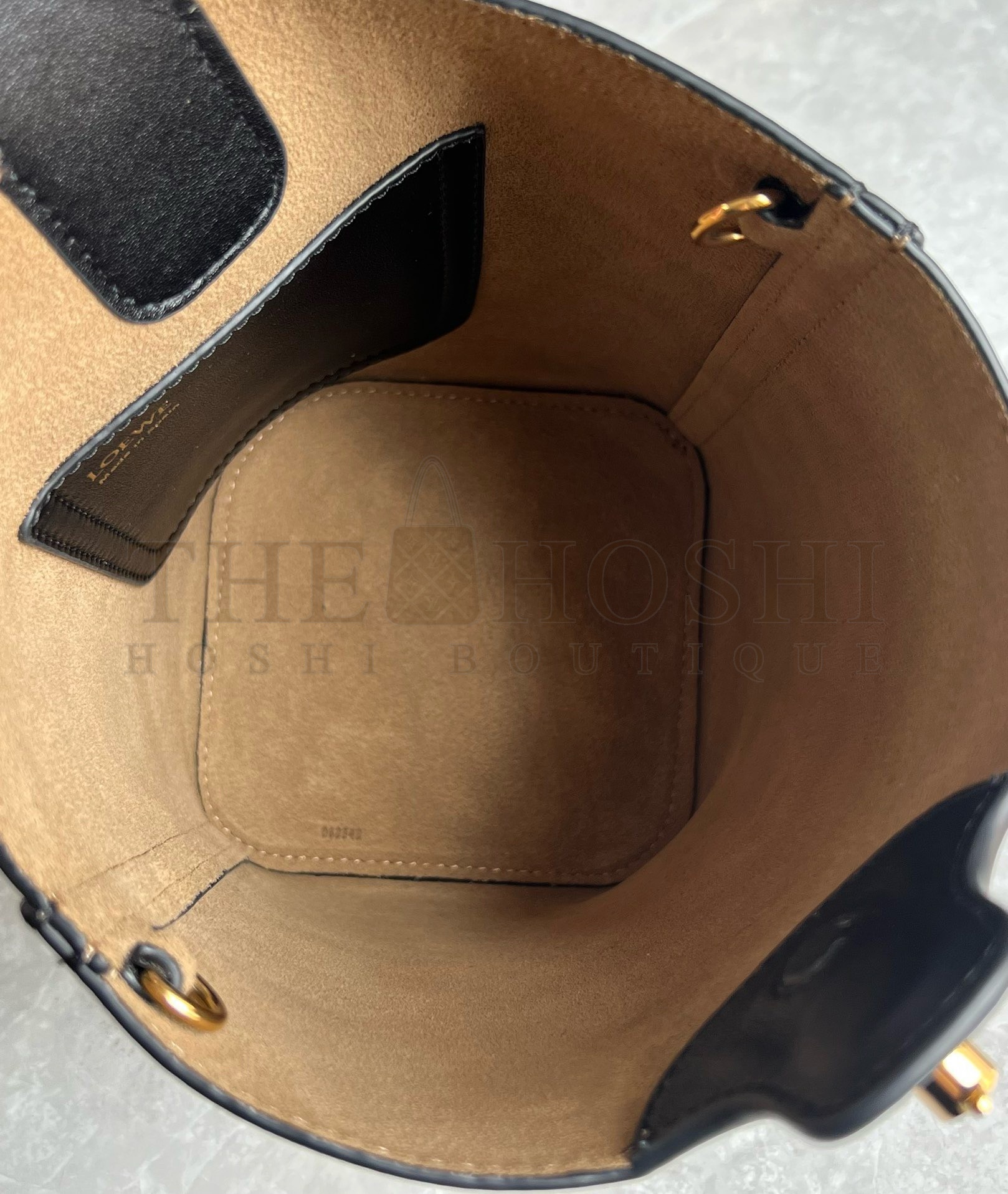 L0ew* Mini Pebble Bucket Bag in Black Calfskin Master Quality