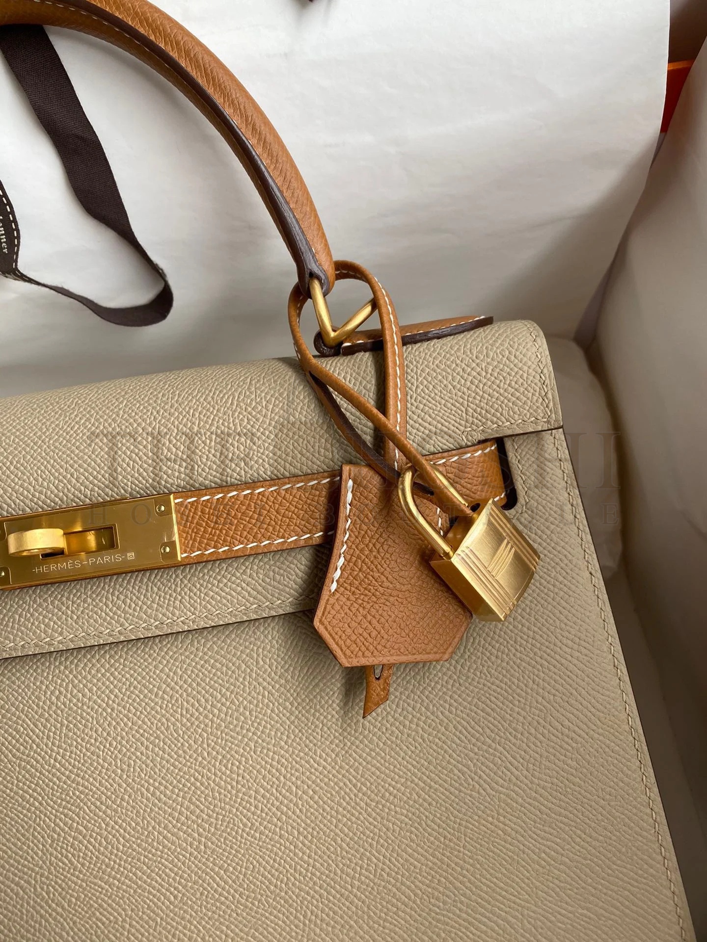H**me5 Kelly Sellier 28 Bicolor Bag in Trench and Gold Epsom Calfskin Master Quality