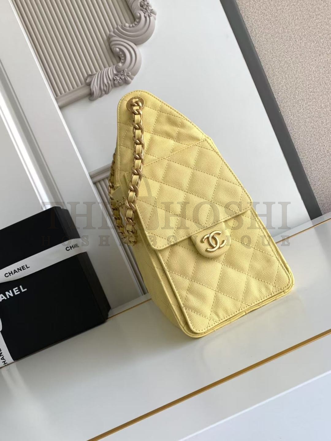 Ch**el 25C AS5293 Hobo Drawstring Bag Yellow Caviar Leather with Gold Chain 30x26x14cm Master Quality