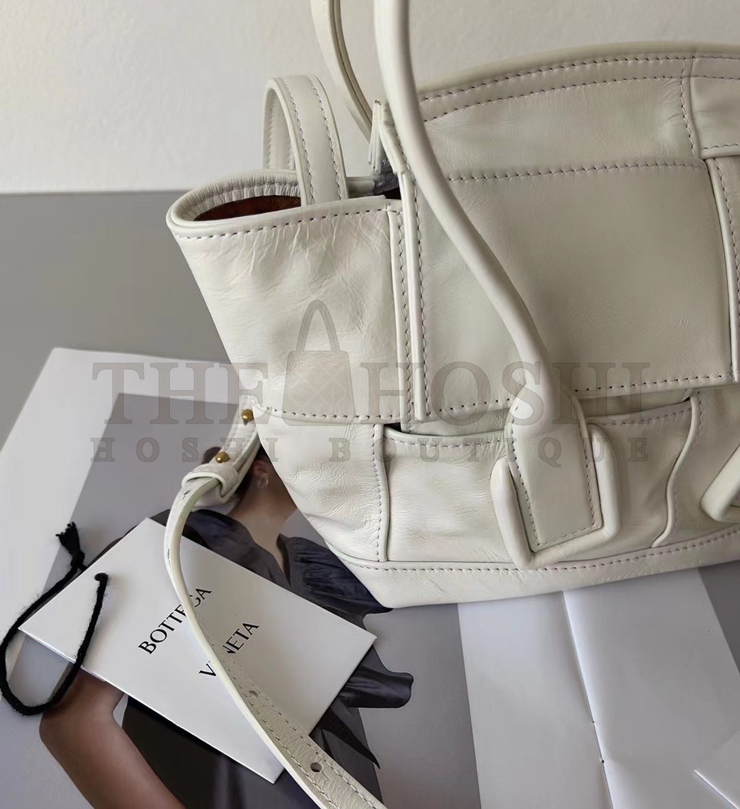 B0tt*ga Ven*ta Arco Mini Bag In White Intrecciato Leather Master Quality