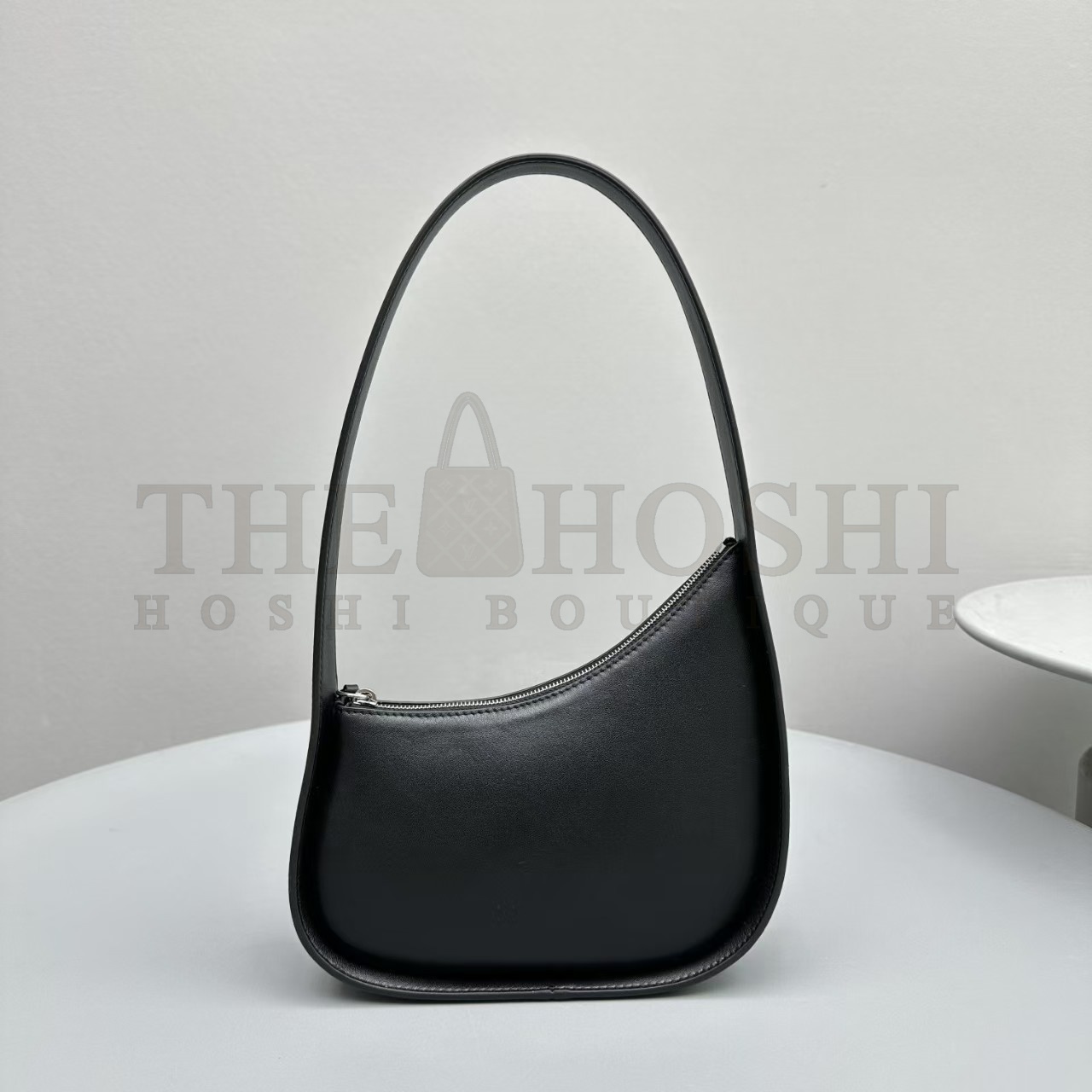 The R0w TR Half Moon Shoulder Bag 20x6x35.5cm Master Quality