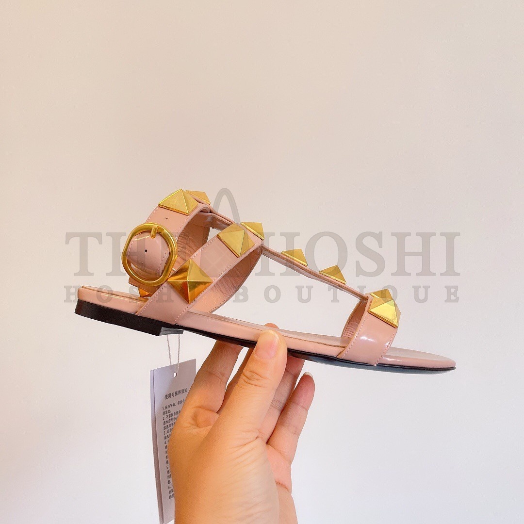Va1e*ntin0 Roman Stud Flat Sandals In Rose Cannelle Calfskin Master Quality