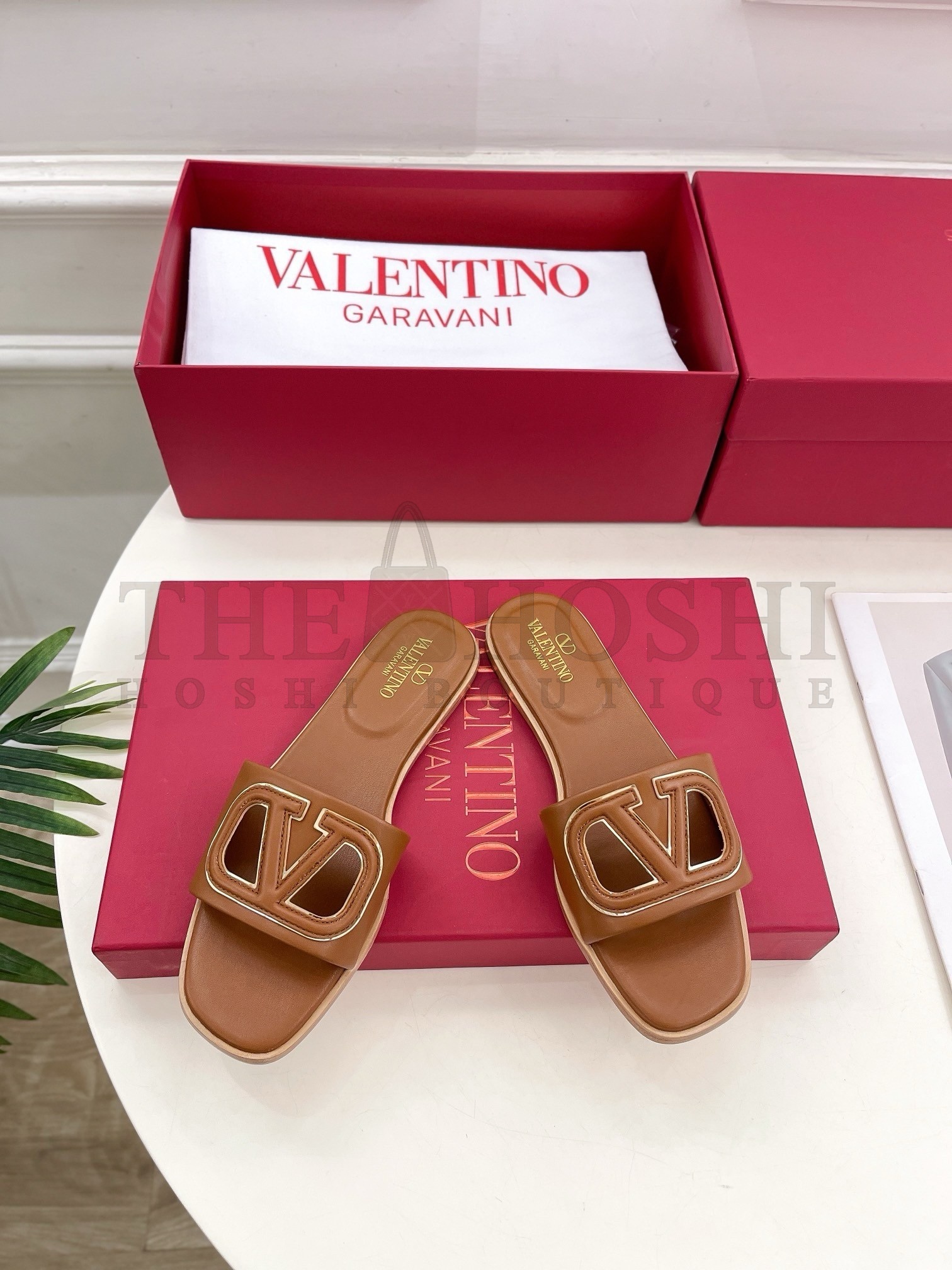 Va1e*ntin0 VLogo Cut-out Slide Sandals in Brown Leather Master Quality