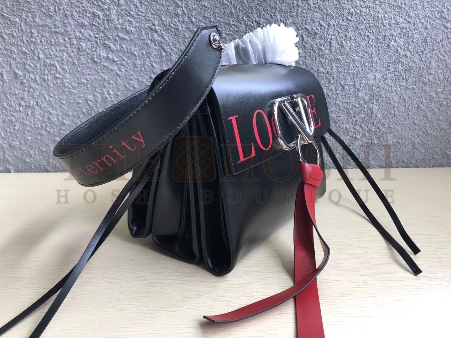 Va1e*ntin0 Small Love Vring Shoulder Black Bag Master Quality