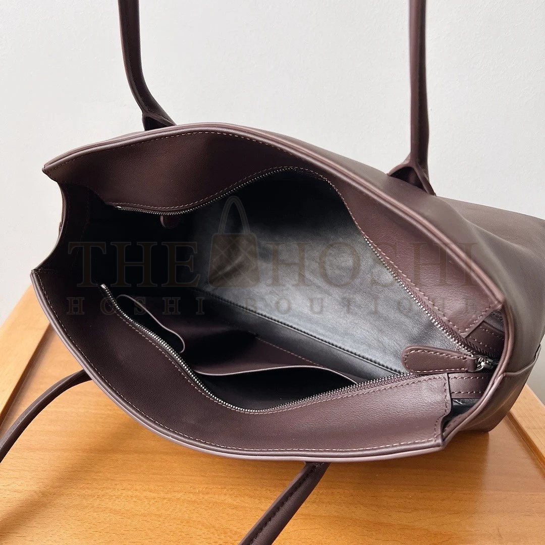 The R0w Terrasse Shoulder Bag in Burgundy Calfskin Master Quality