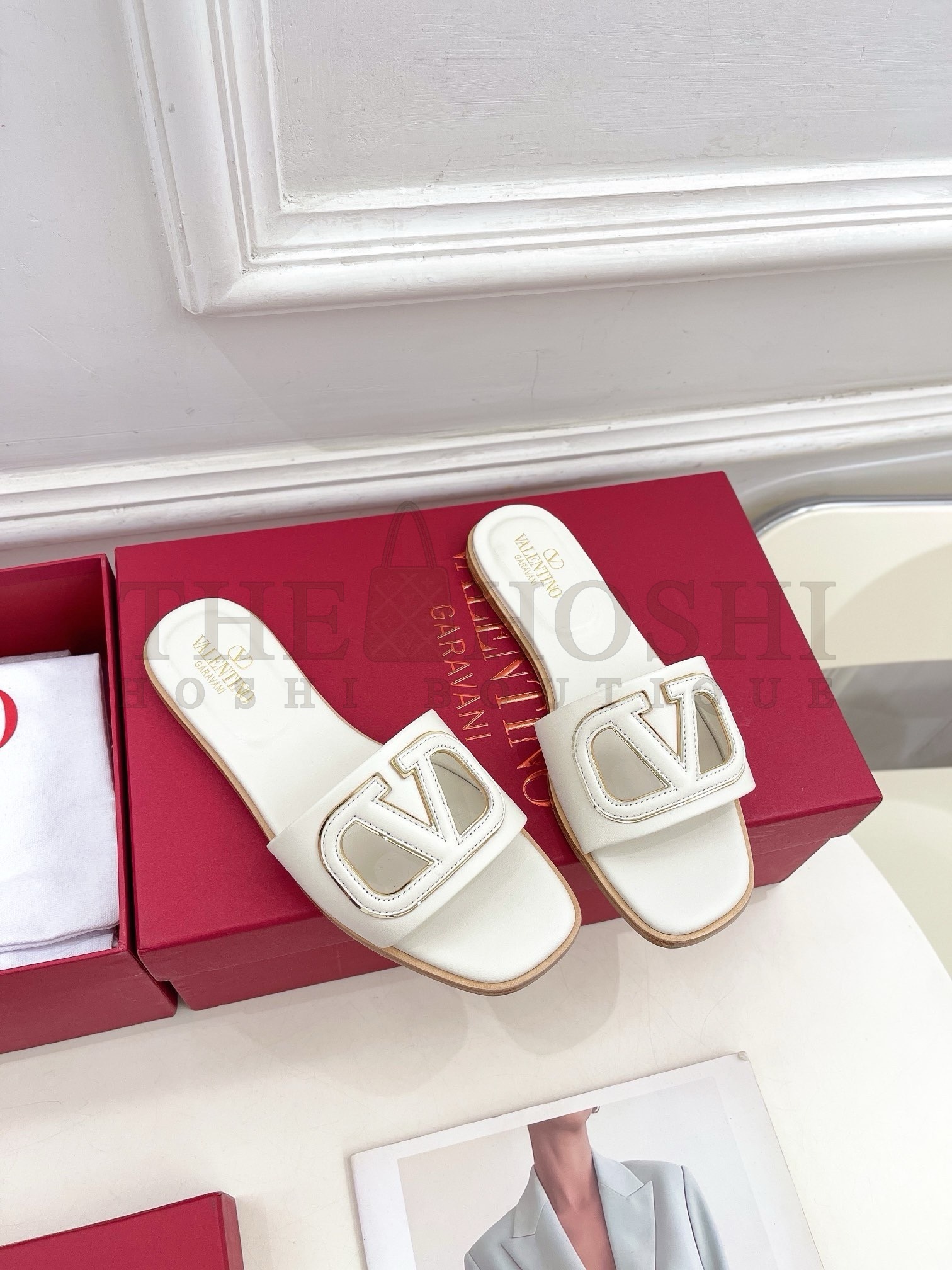 Va1e*ntin0 VLogo Cut-out Slide Sandals in White Leather Master Quality