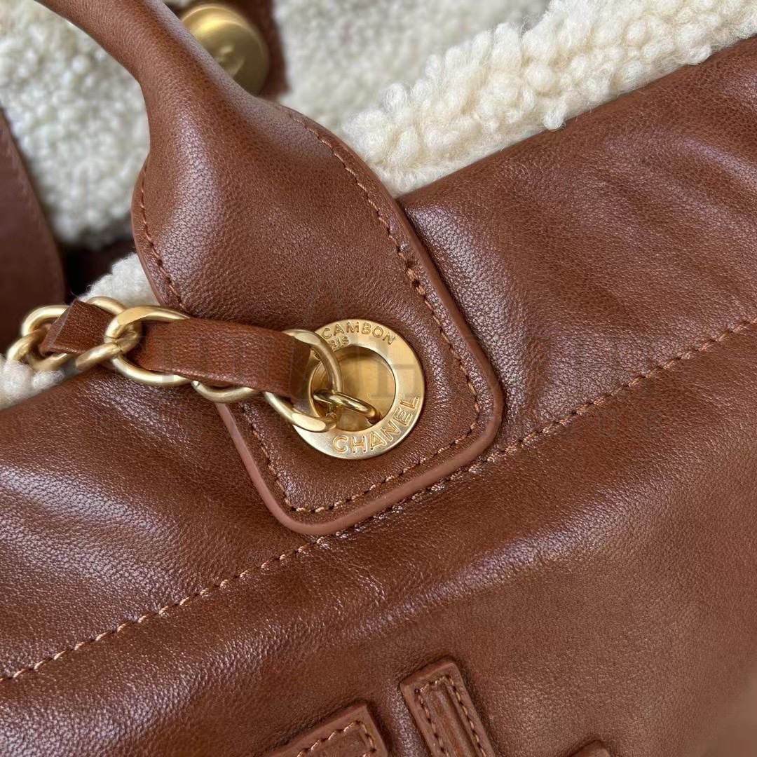 Ch**el  24k Teddy bear shearing  box Shop LARGE SHOPPING BAG 40*13*33cm Master Quality