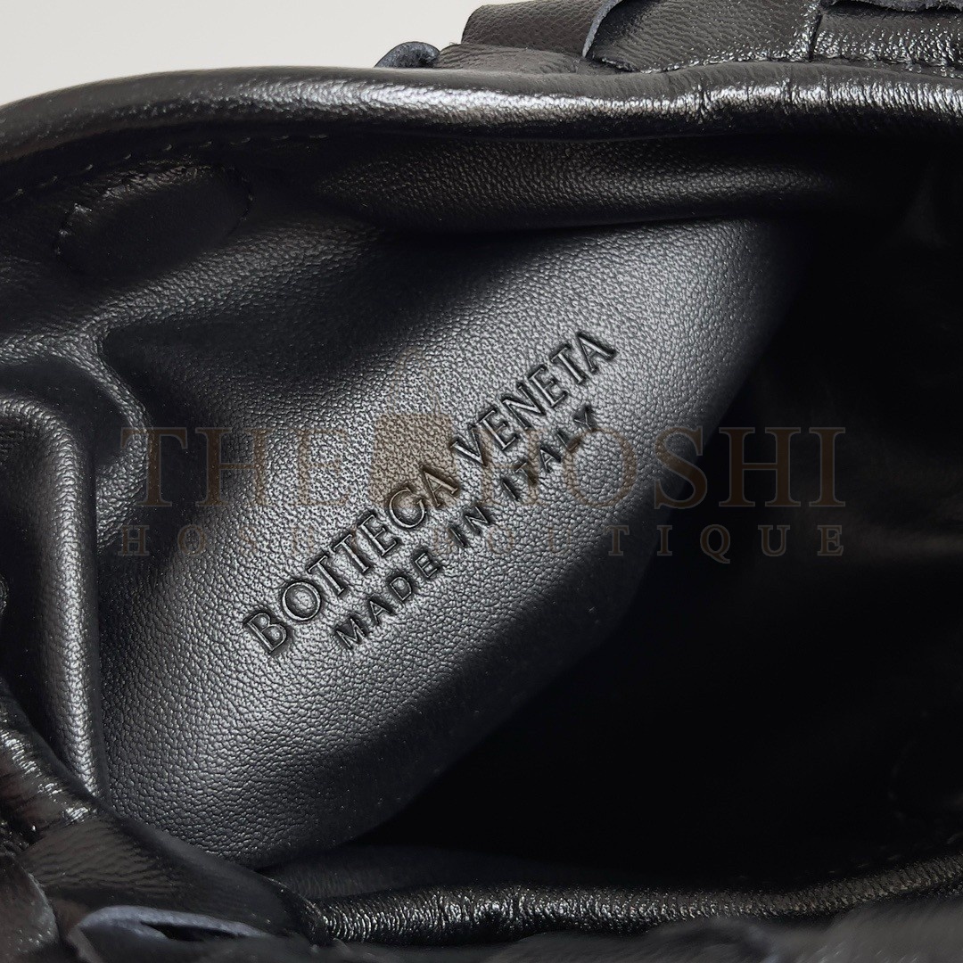 B0tt*ga Ven*ta Mini Hop Bag in Black Intrecciato Calfskin Master Quality