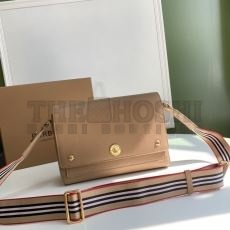 Bv*b*rry Clutch Bags Master Quality