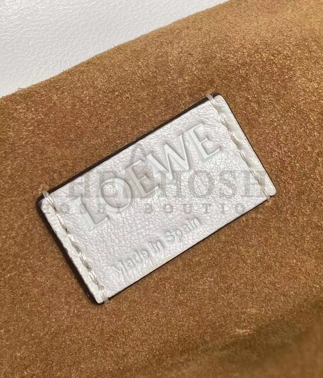 L0ew* Flamenco Clutch In White Nappa Leather Master Quality