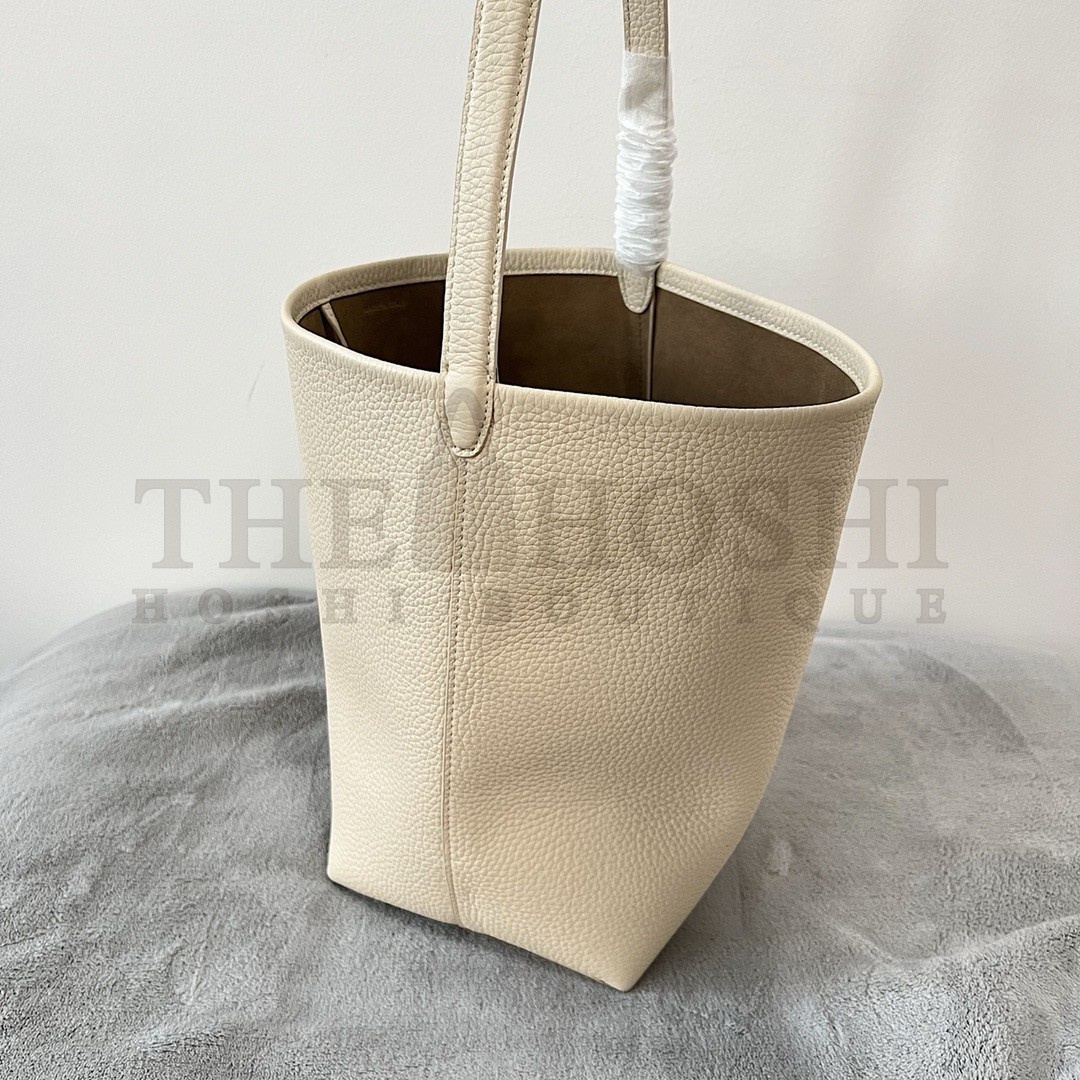 The R0w Medium N/S Park Tote in Ivory Grained Leather Master Quality
