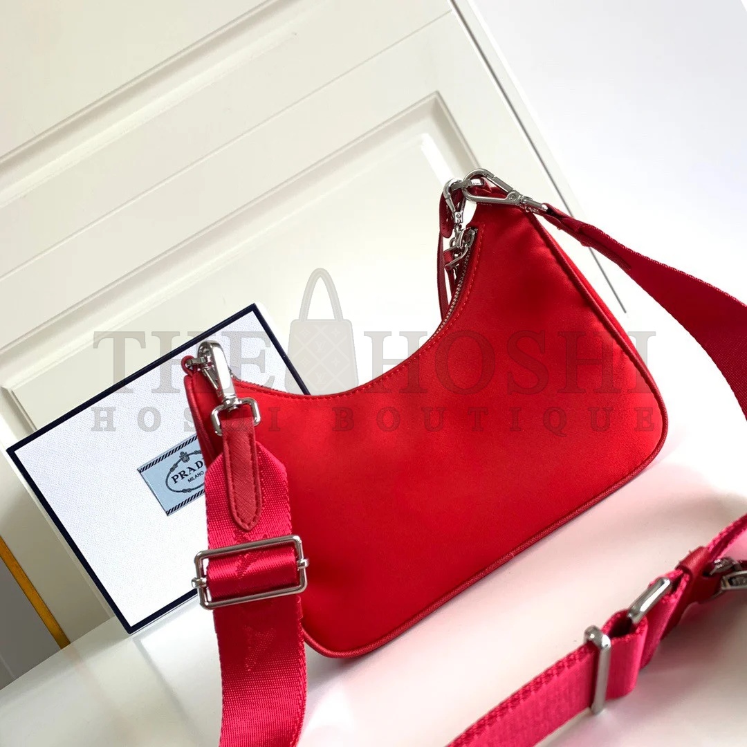 Pra*a Re-Edition 2005 Shoulder Bag In Red Re-Nylon Master Quality