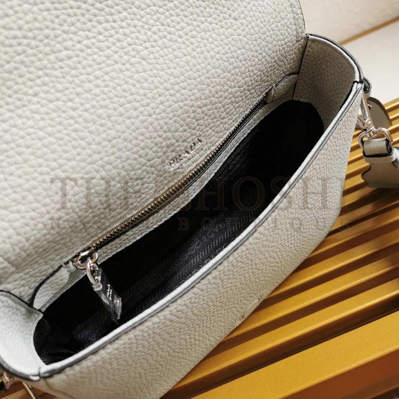 Pra*a Flap Shoulder Bag in Cornflower Grained Leather Master Quality