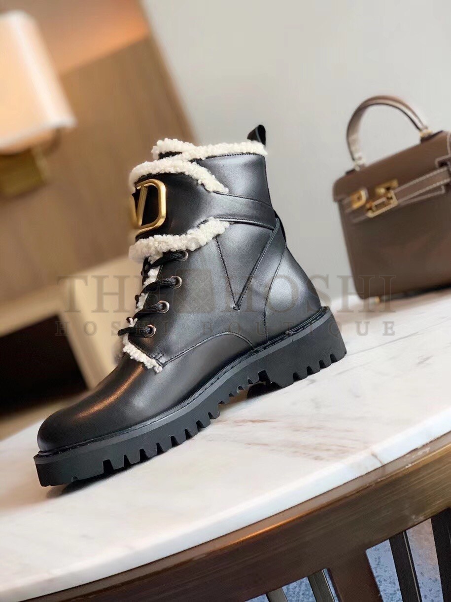 Va1e*ntin0 VLogo Combat Boots with Shearling Lining Master Quality