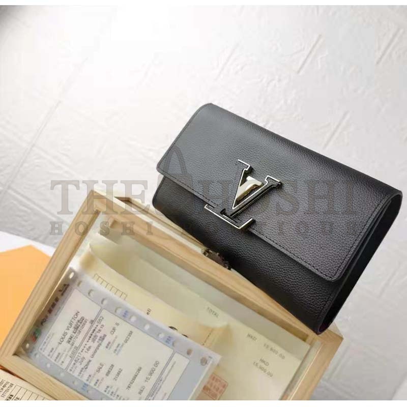 L0vis Vvtt0n LV Women Capucines Wallet Taurillon Leather Outside Cowhide Leather Master Quality