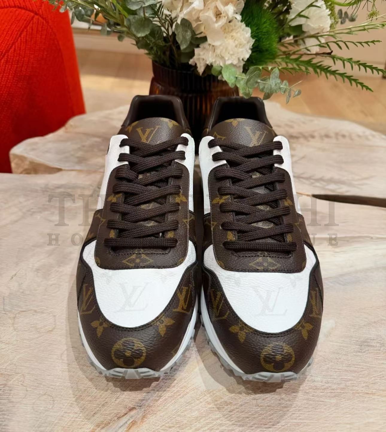 L0vis Vvtt0n LV RUN AWAY SNEAKERS Master Quality