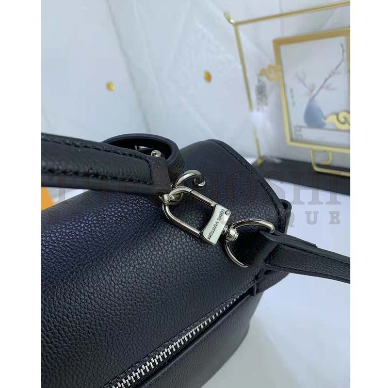 L0vis Vvtt0n LV Women Mylockme Chain Bag Black Soft Grained Calfskin Master Quality