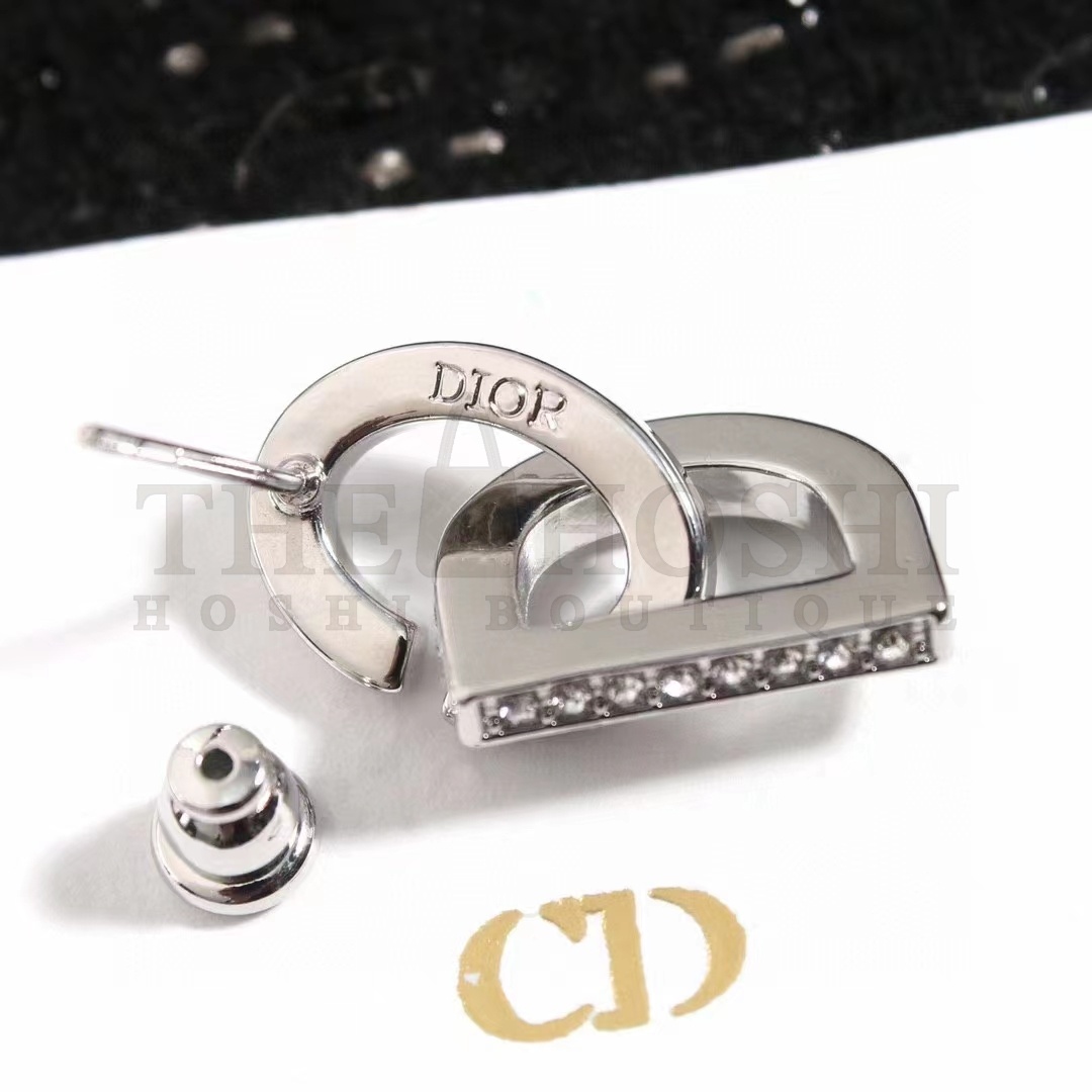 D10r Women CD Lock Earrings Silver-Finish Metal Silver-Tone Crystals Master Quality
