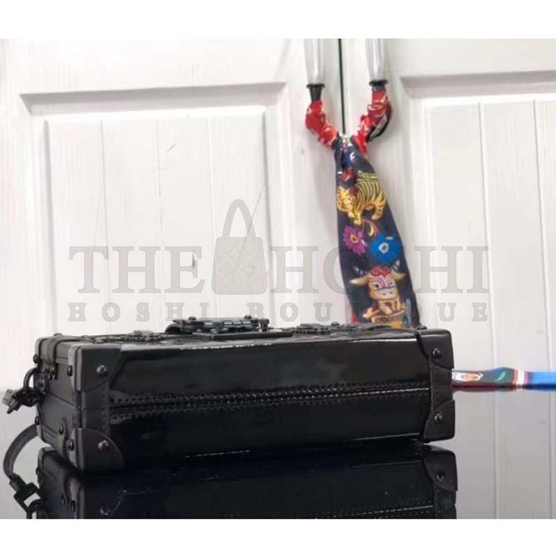 L0vis Vvtt0n LV Women Petite Malle Handbag Black Patent Calfskin Cowhide Leather Master Quality