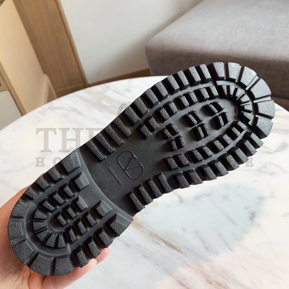 Va1e*ntin0 VLogo Combat Boots with Shearling Lining Master Quality