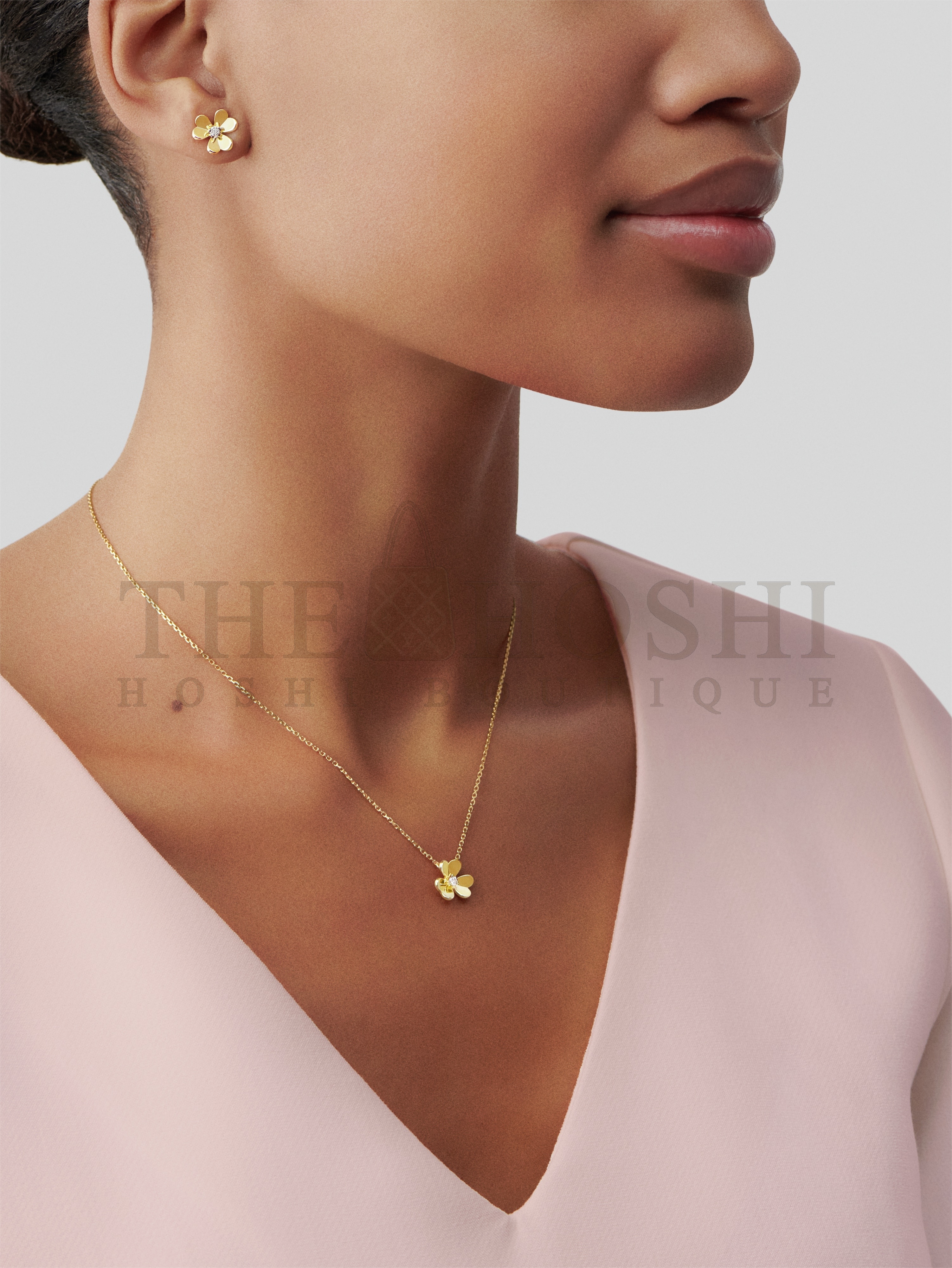 V*n Cl**f & Arpels Gold Three Flowers Necklace, Frivole pendant, mini model Master Quality
