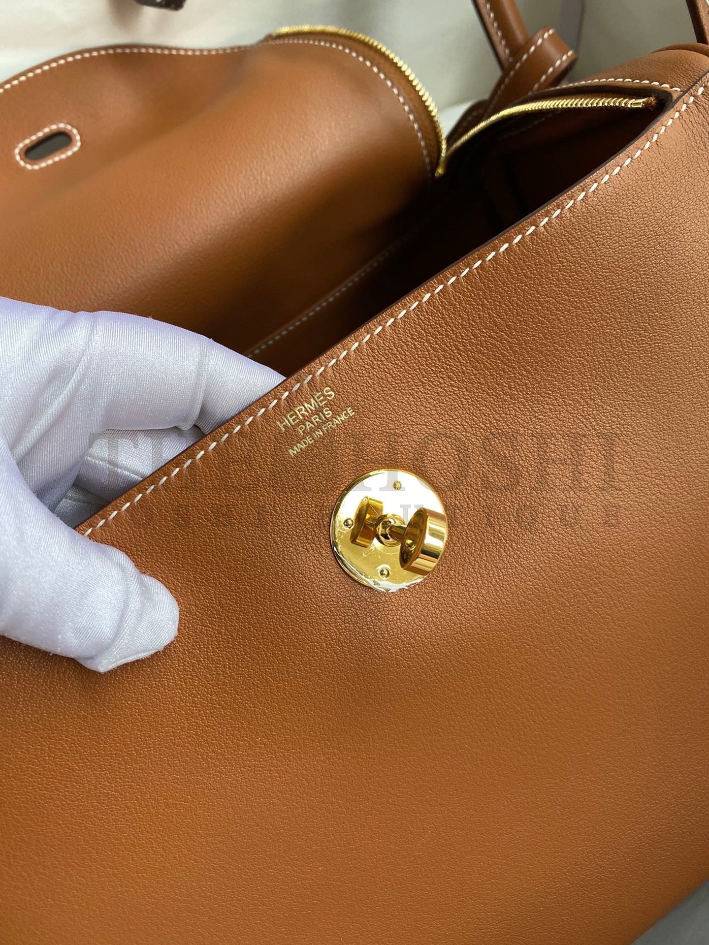 H**me5 Lindy 26 Handmade Bag In Gold Swift Calfskin Master Quality