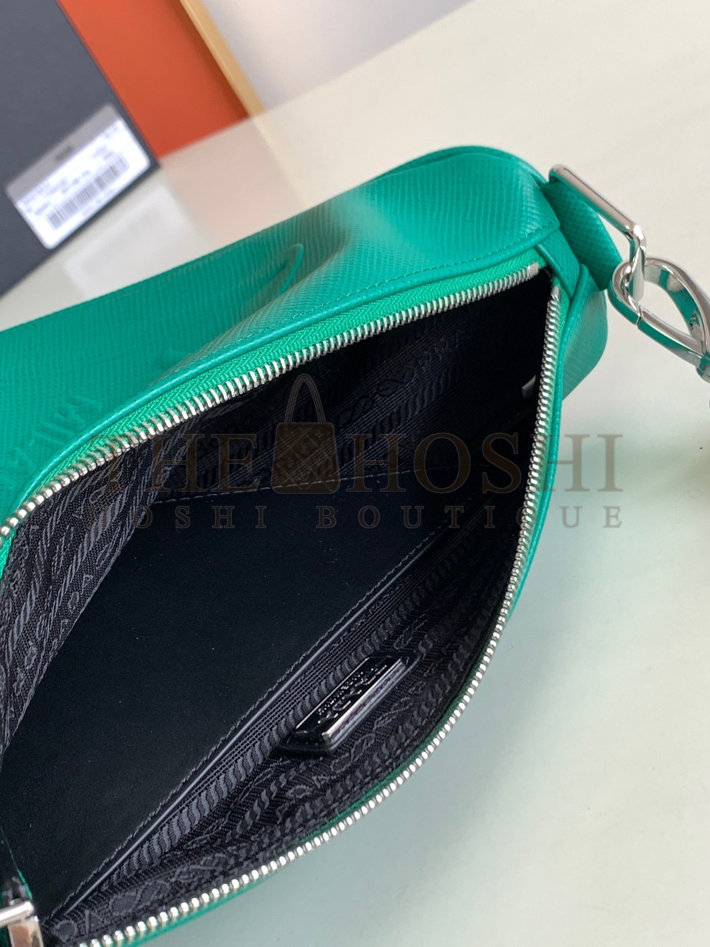 Pra*a Triangle Shoulder Bag In Green Saffiano Leather Master Quality