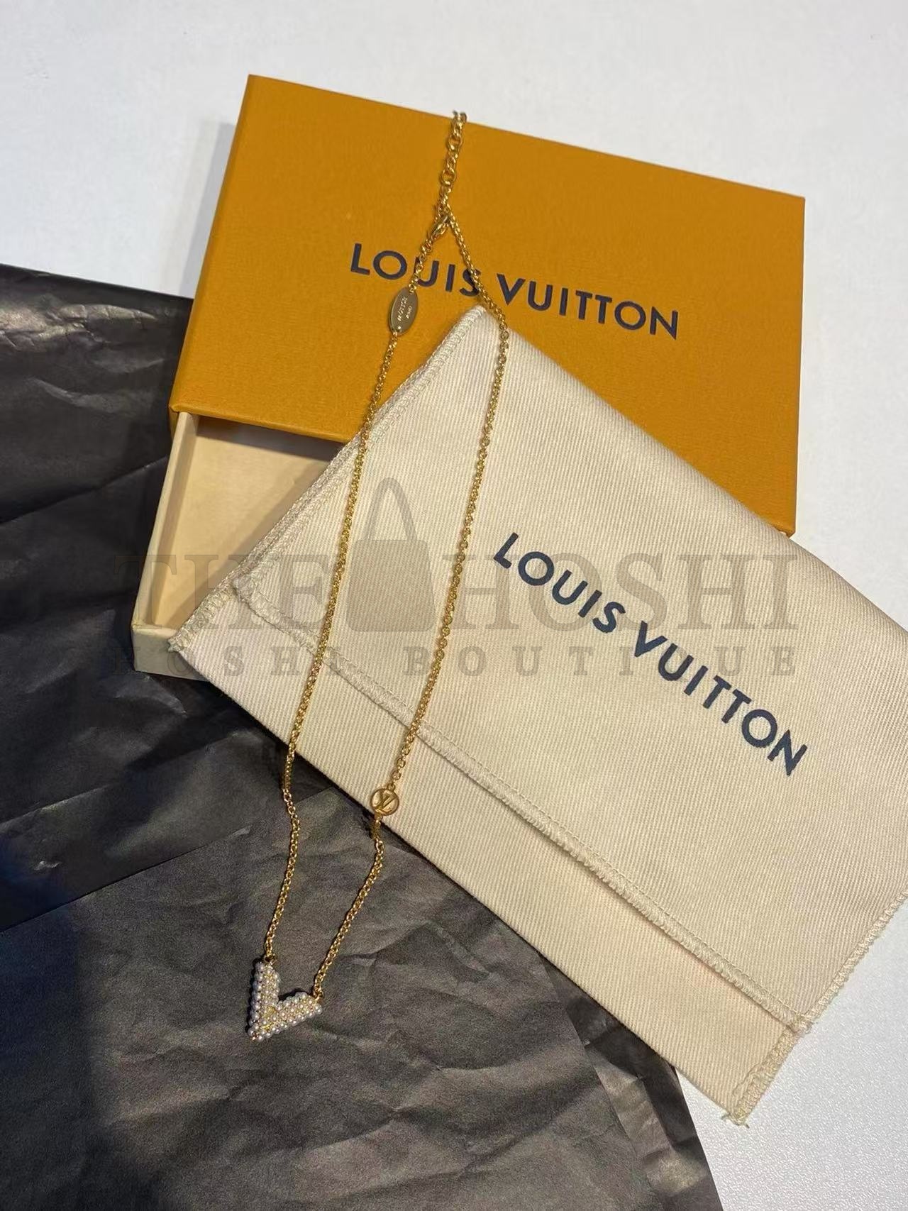 LV Essential V Perle Necklace Master Quality