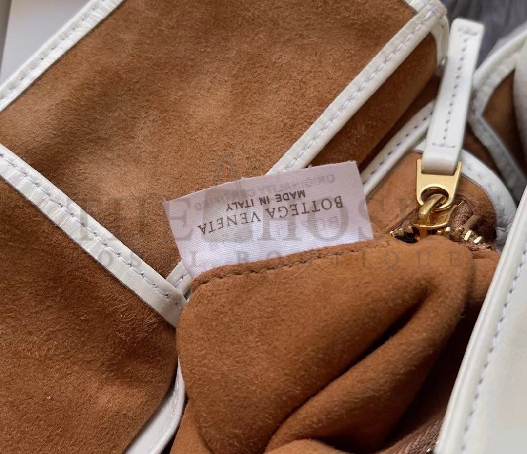 B0tt*ga Ven*ta Arco Mini Bag In White Intrecciato Leather Master Quality